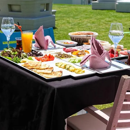 Mira Palace & Hotell Side