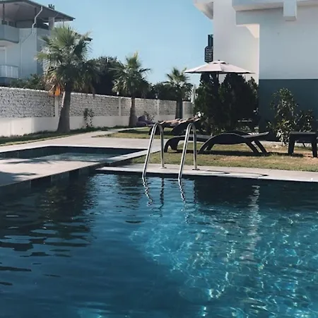 Mira Palace & Hotell