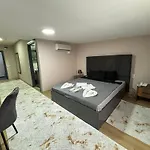 Mira Palace & Hotel