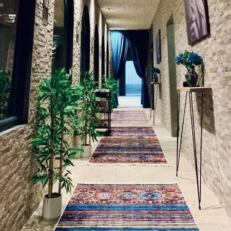 Mira Palace & فندق