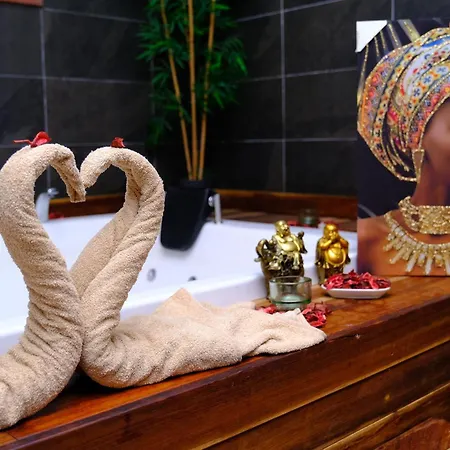 فندق Mira Palace &