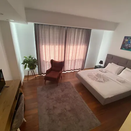 Mira Palace & Side
