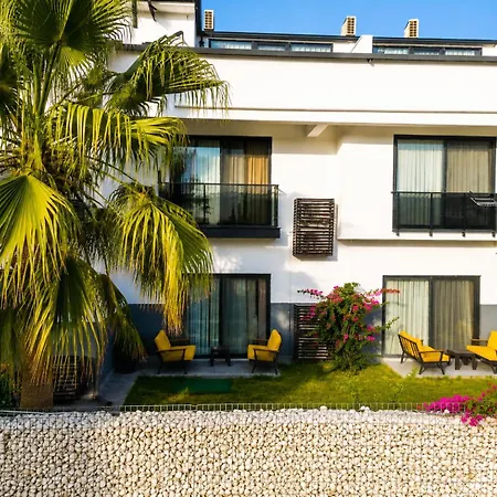 Mira Palace & Hotel 3*