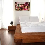 Mira Palace & ホテル シダ