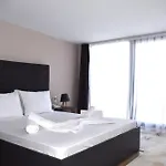ホテル Mira Palace &