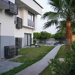 ホテル Mira Palace &