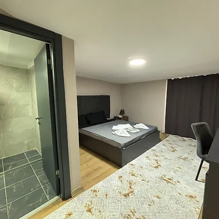 Mira Palace & Hotel 3*