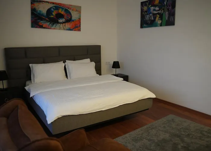 Mira Palace & Σιντέ