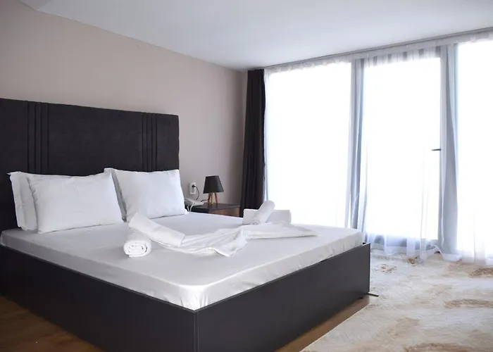 Ξενοδοχείο Mira Palace & 3*