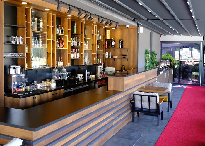 Mira Palace & Ξενοδοχείο