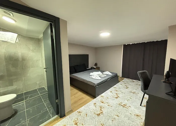 Mira Palace & Ξενοδοχείο 3*